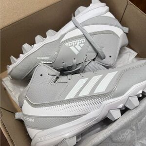 Adidas Youth Icon 7 Mid Baseball Cleats, Gray and White Size 4